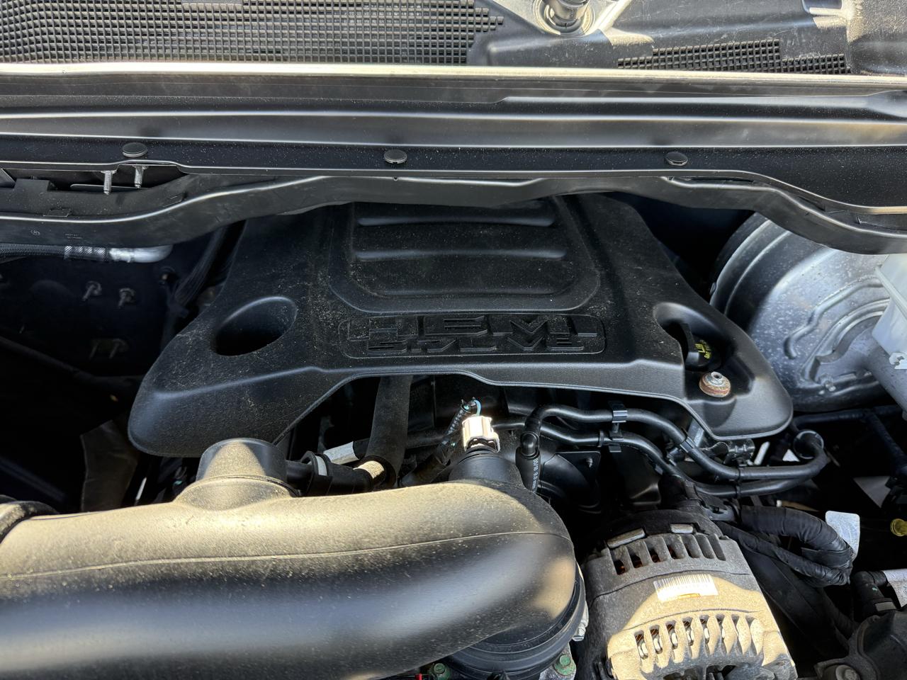 RAM 1500 Laramie 4x4 Crew Cab 6'4" Box 2019
