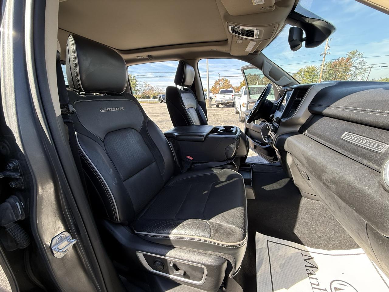 RAM 1500 Laramie 4x4 Crew Cab 6'4" Box 2019