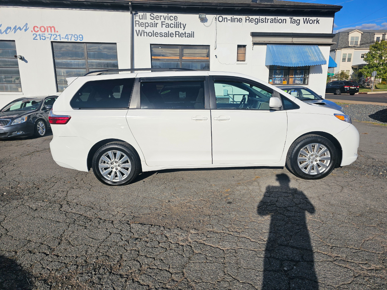 Toyota Sienna LE 7-Passenger AWD 2017 Toyota Sienna LE 7-Passenger AWD 2017