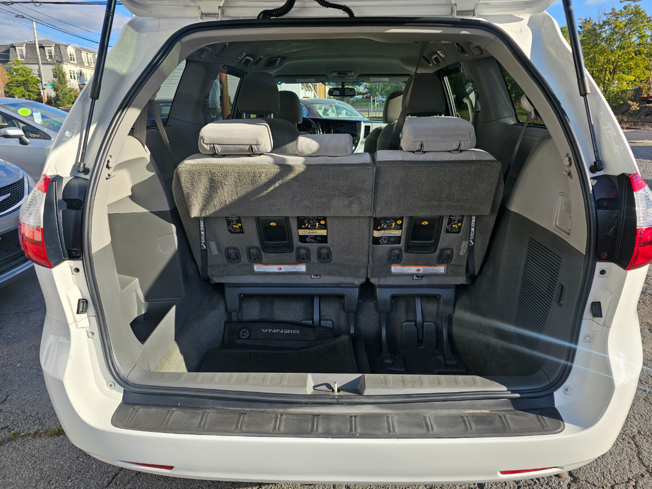 Toyota Sienna LE 7-Passenger AWD 2017 Toyota Sienna LE 7-Passenger AWD 2017