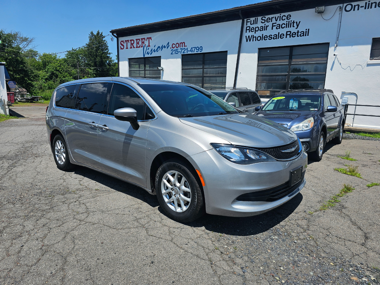 Chrysler Pacifica LX 2017 Chrysler Pacifica LX 2017