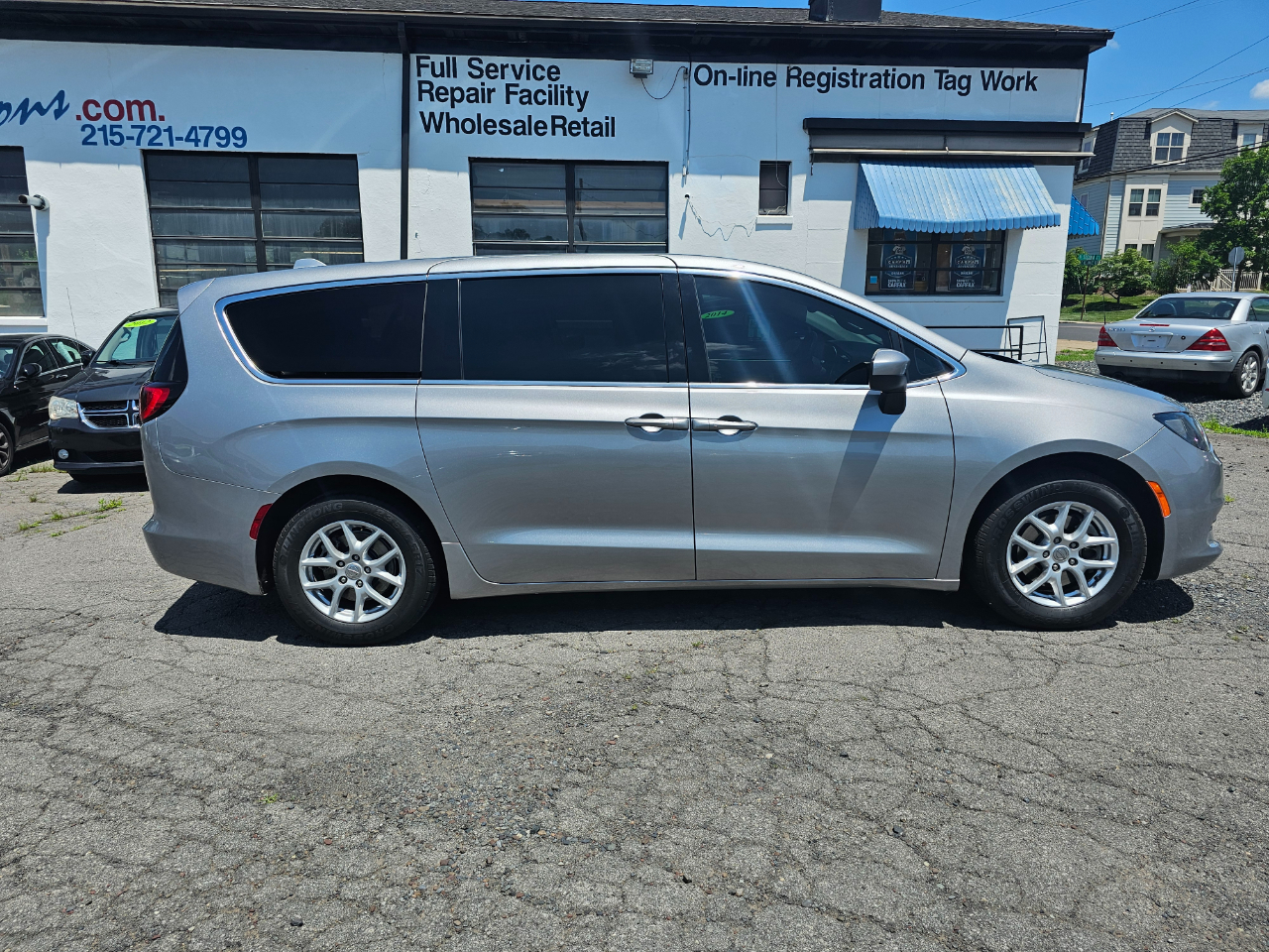 Chrysler Pacifica LX 2017 Chrysler Pacifica LX 2017