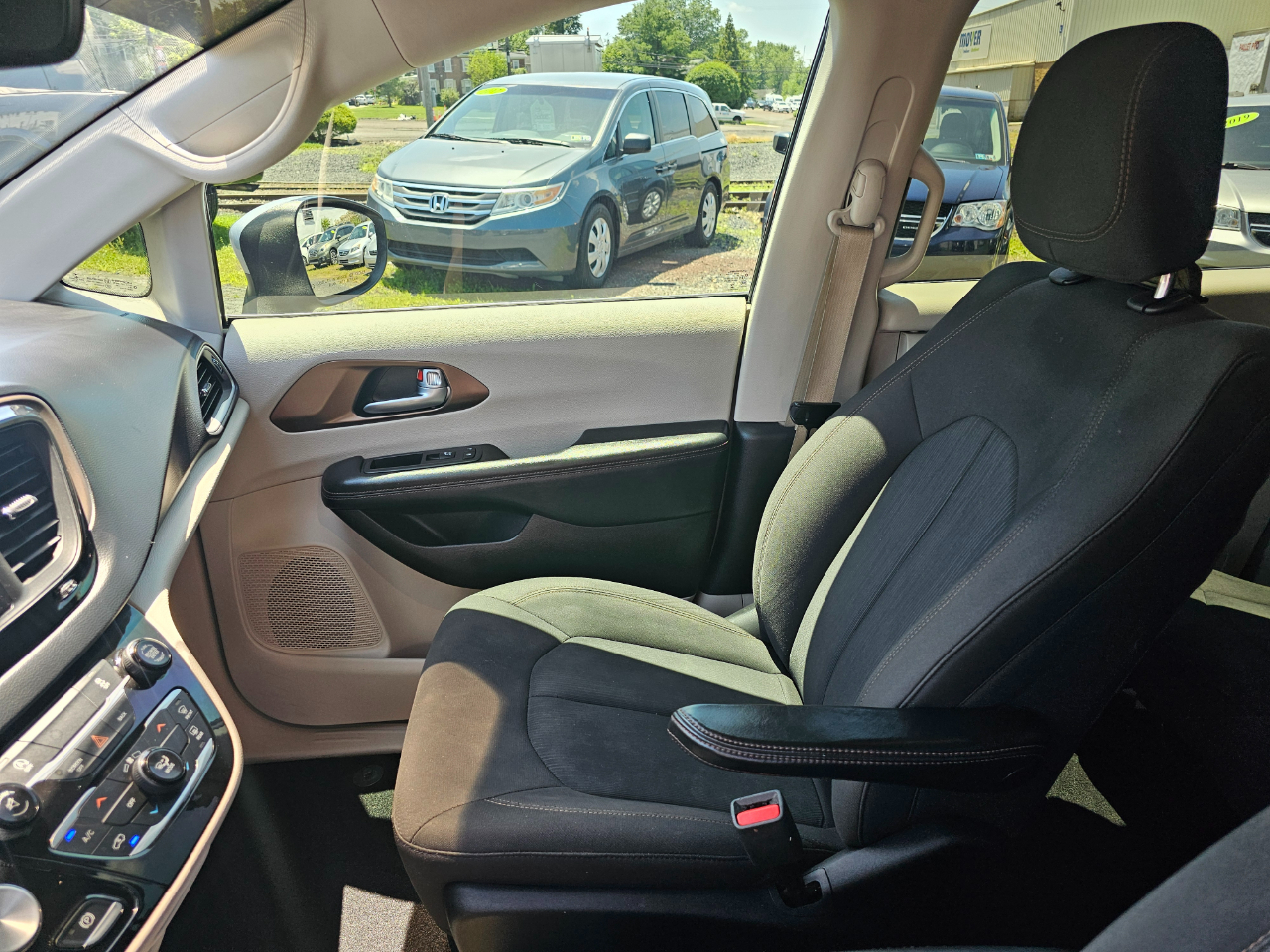 Chrysler Pacifica LX 2017 Chrysler Pacifica LX 2017