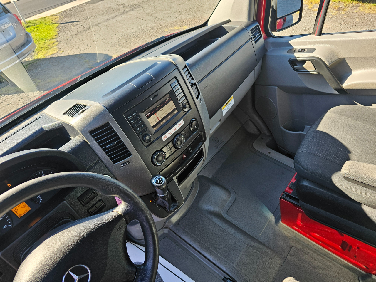 Mercedes-Benz Sprinter 2500 High Roof 144-in. WB 2015 Mercedes-Benz Sprinter 2500 High Roof 144-in. WB 2015