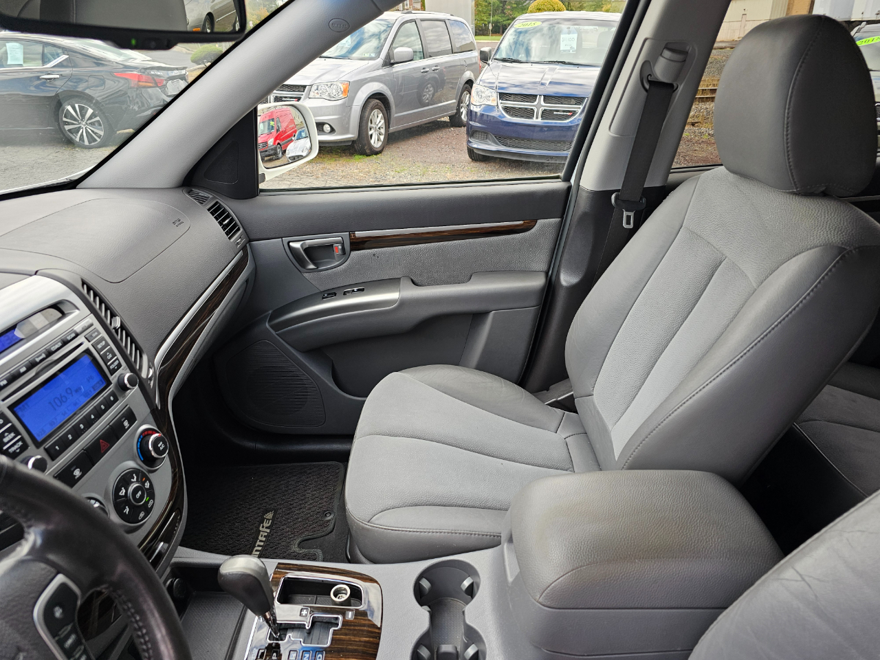 Hyundai Santa Fe SE 3.5 4WD 2011 Hyundai Santa Fe SE 3.5 4WD 2011