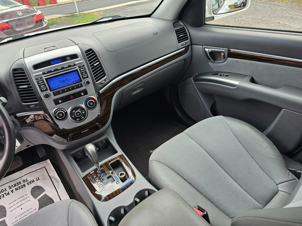 Hyundai Santa Fe SE 3.5 4WD 2011 Hyundai Santa Fe SE 3.5 4WD 2011