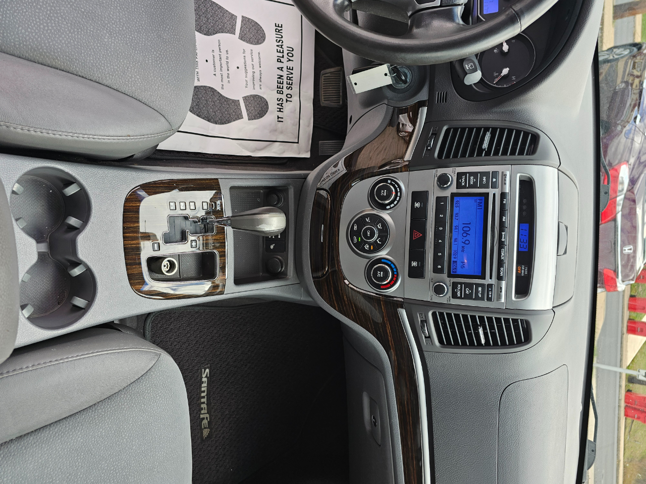 Hyundai Santa Fe SE 3.5 4WD 2011 Hyundai Santa Fe SE 3.5 4WD 2011