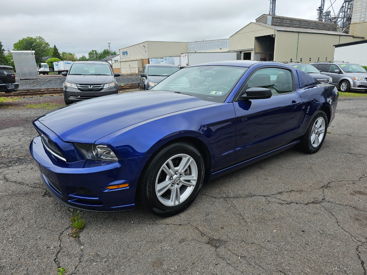 Ford Mustang V6 Coupe 2013 Ford Mustang V6 Coupe 2013