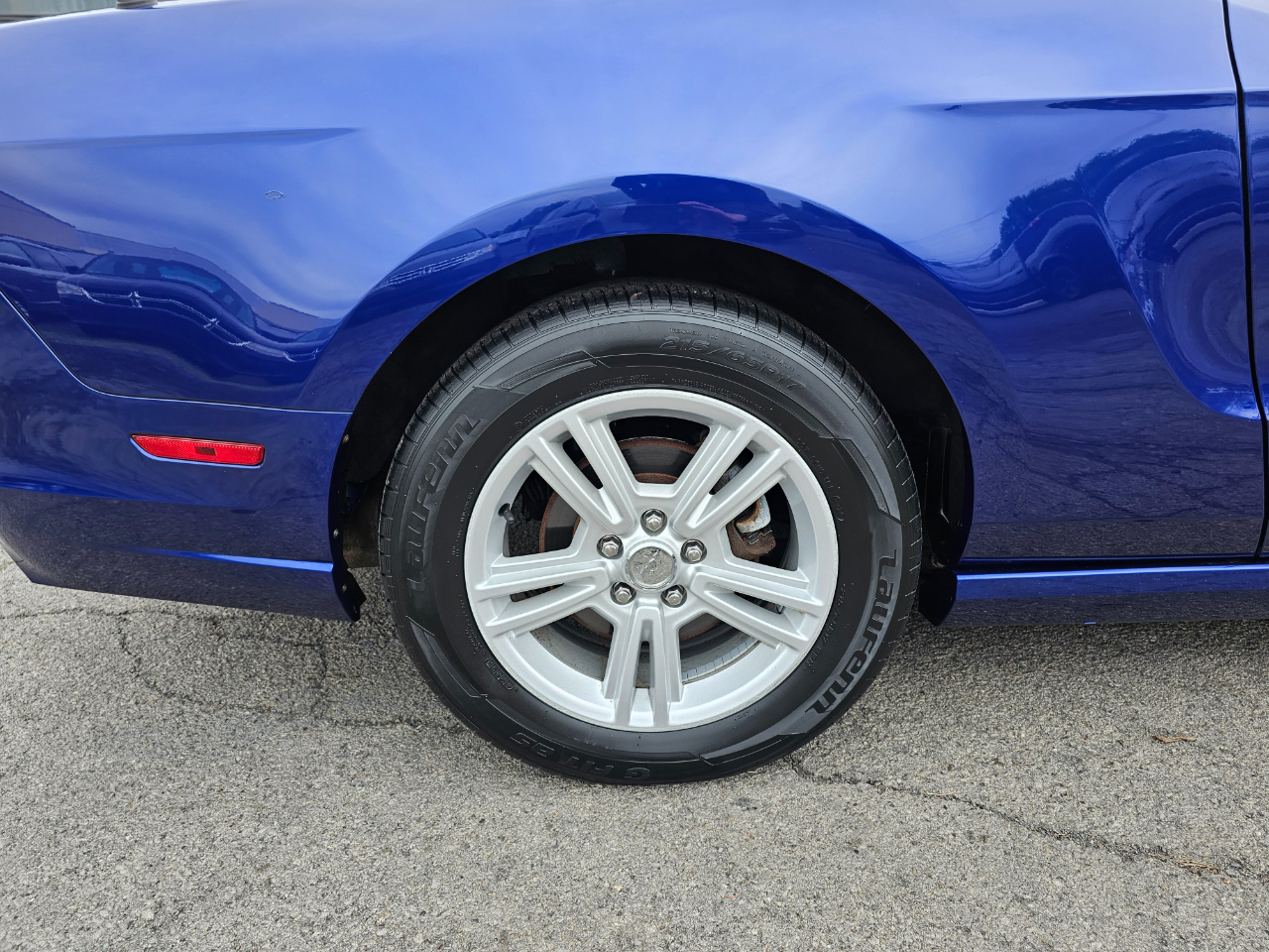 Ford Mustang V6 Coupe 2013 Ford Mustang V6 Coupe 2013