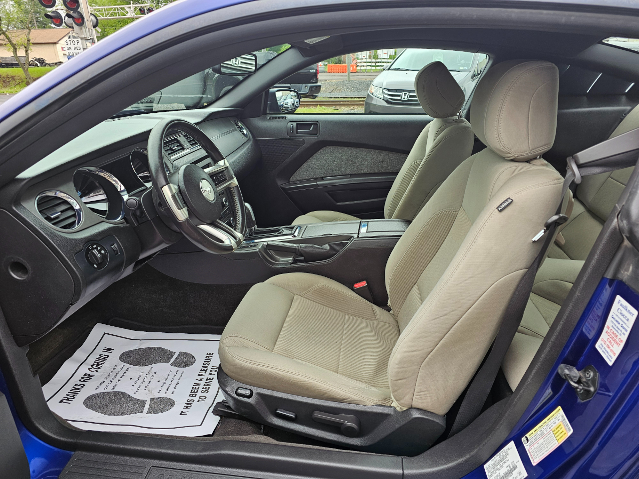 Ford Mustang V6 Coupe 2013 Ford Mustang V6 Coupe 2013