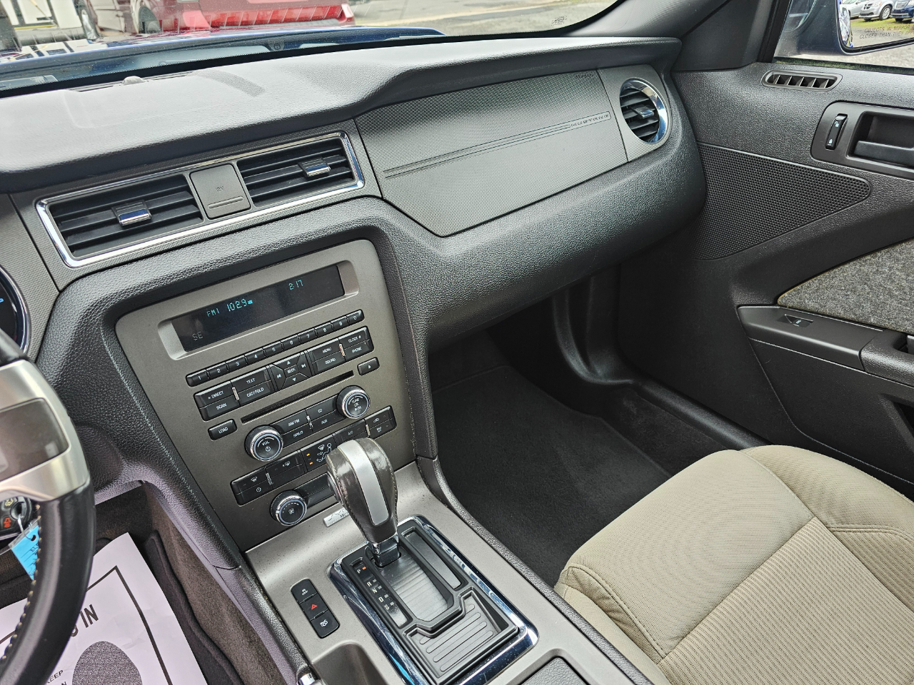 Ford Mustang V6 Coupe 2013 Ford Mustang V6 Coupe 2013