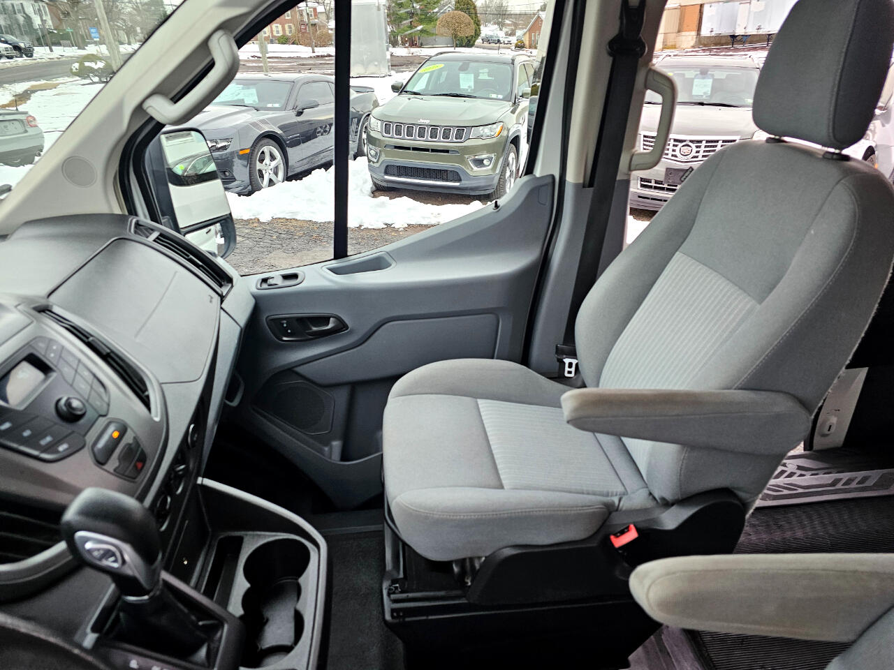 Ford Transit 250 Van Low Roof 60/40 Pass.130-in. WB 2016