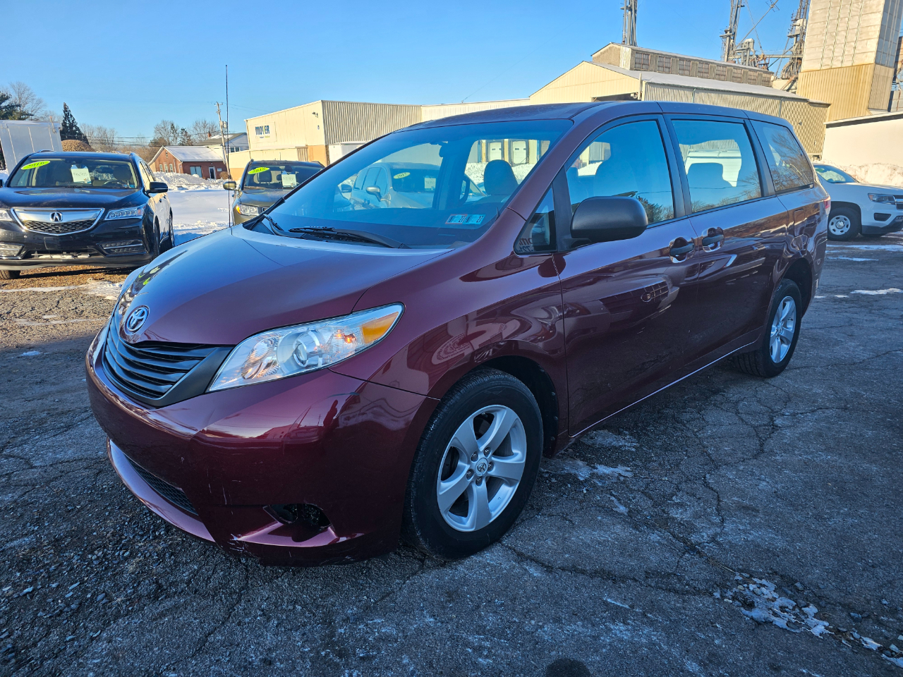 Toyota Sienna Base V6 2011