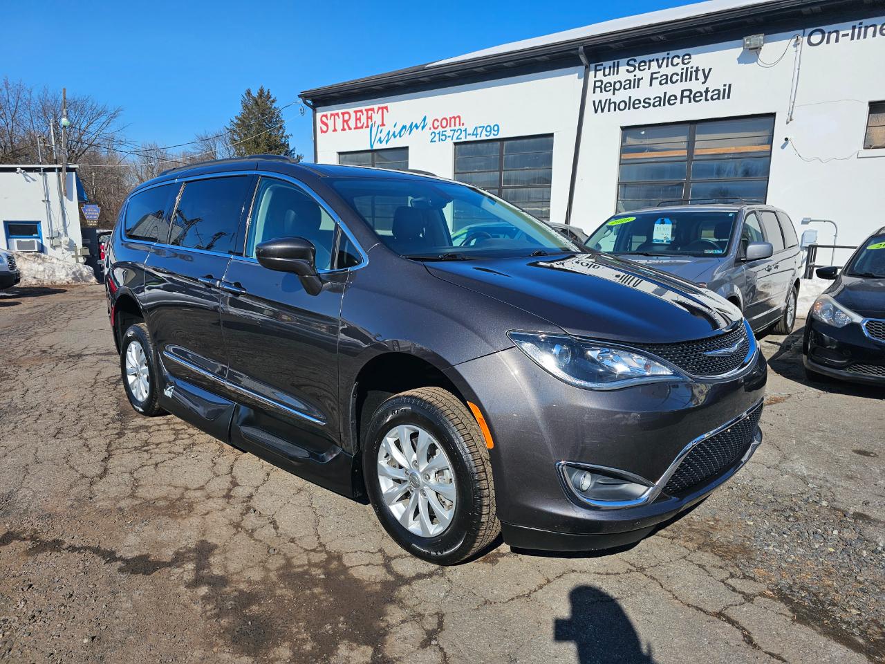 Chrysler Pacifica Touring-L 2017