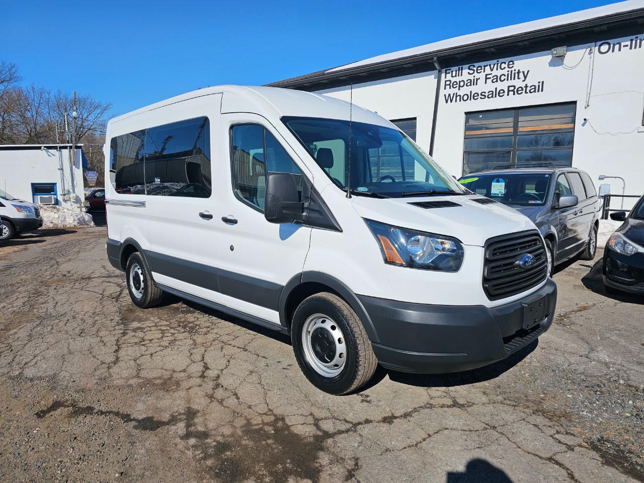 Ford Transit 150 Van Med. Roof w/Sliding Pass. 130-in. WB 2016