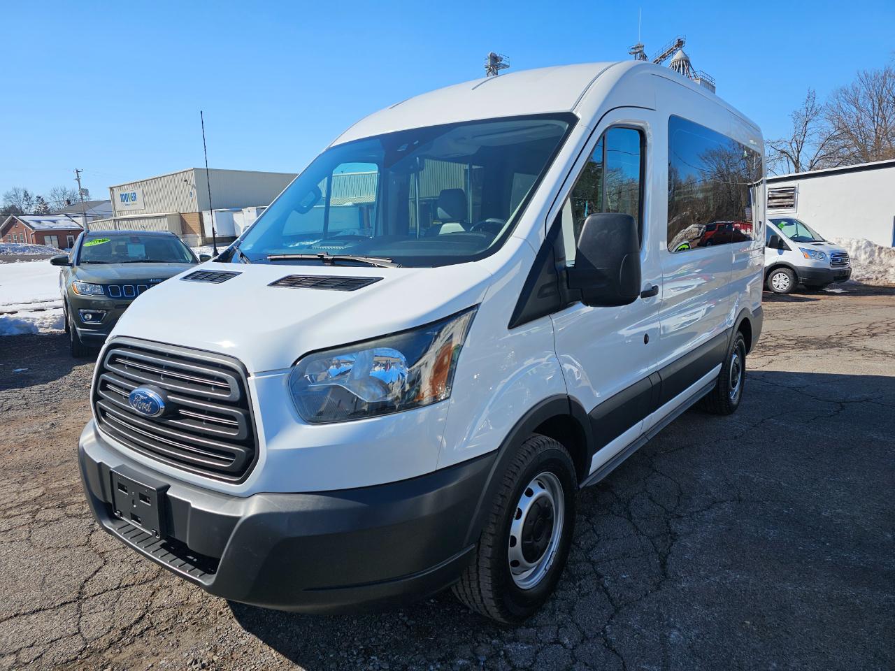 Ford Transit 150 Van Med. Roof w/Sliding Pass. 130-in. WB 2016