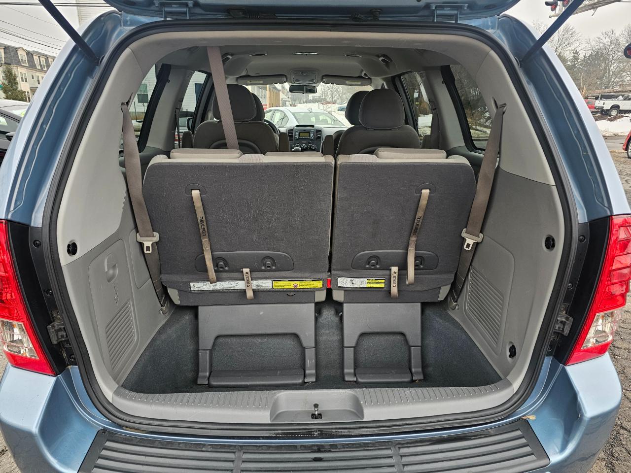 Kia Sedona LX LWB 2012