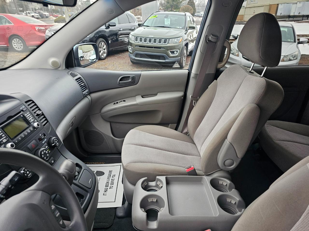 Kia Sedona LX LWB 2012