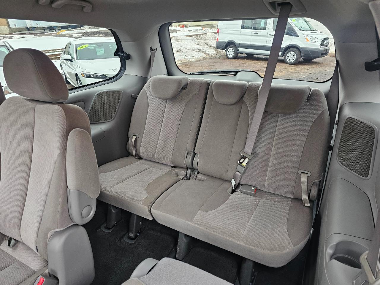 Kia Sedona LX LWB 2012