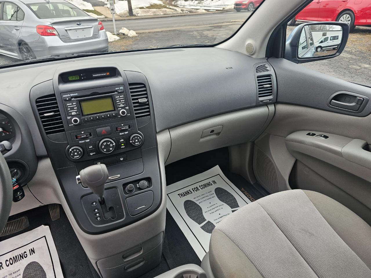 Kia Sedona LX LWB 2012
