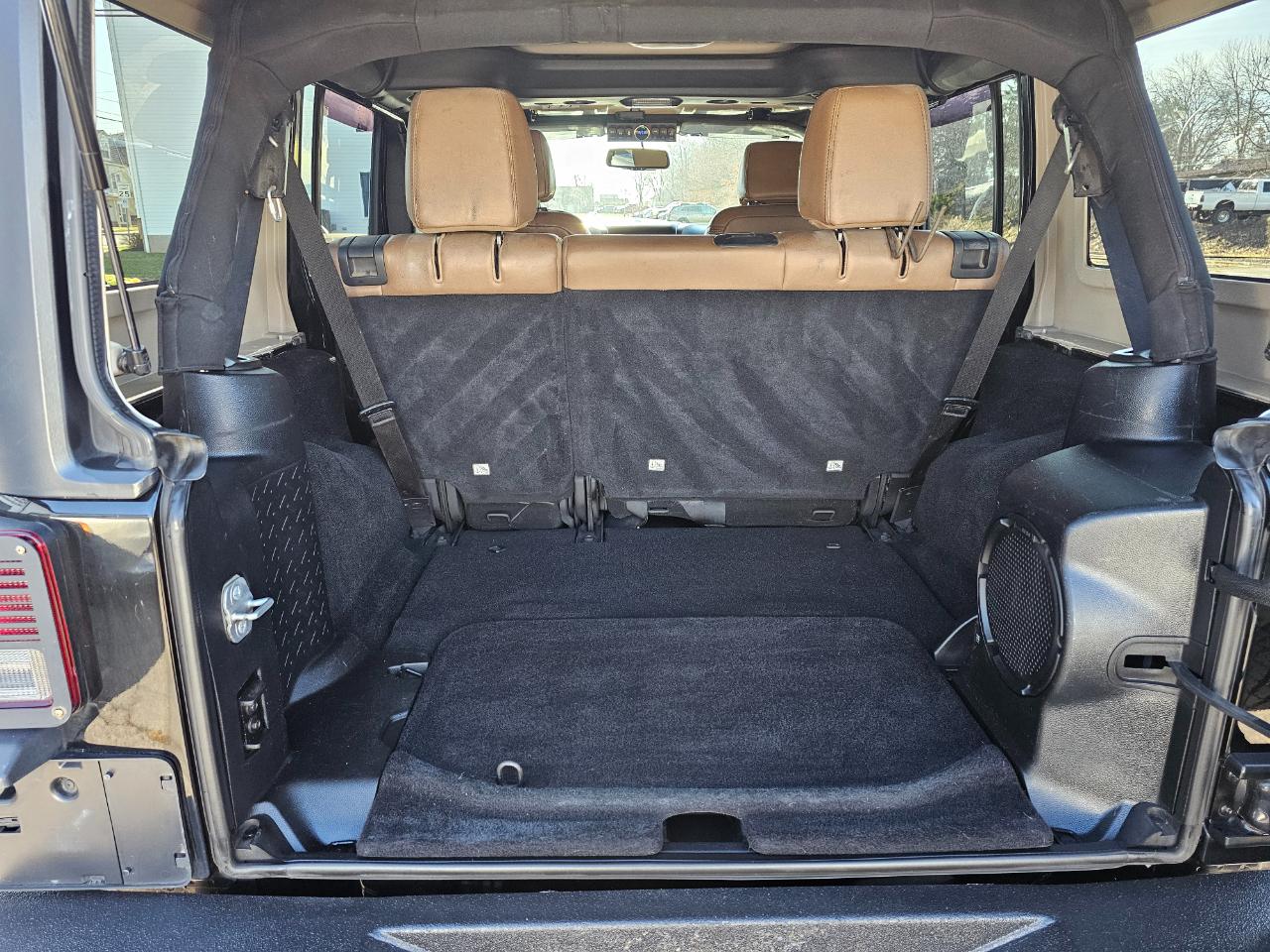 Jeep Wrangler Unlimited Sahara 4WD 2014