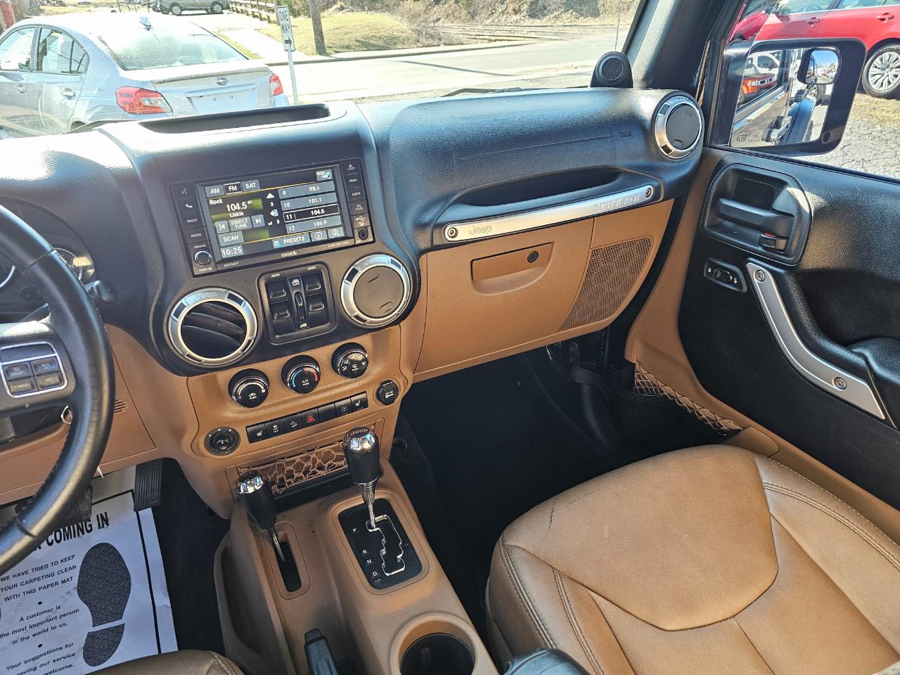 Jeep Wrangler Unlimited Sahara 4WD 2014