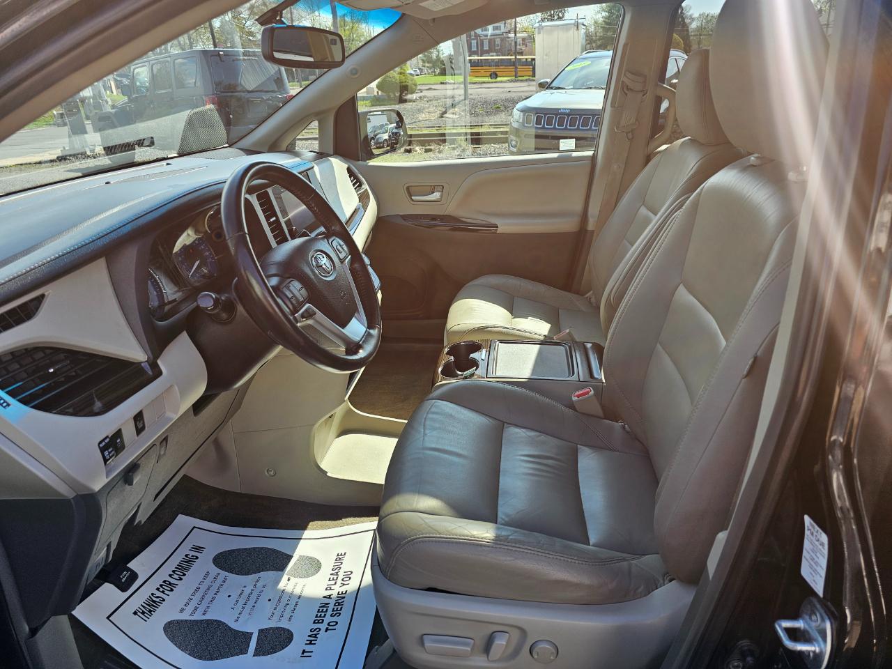 Toyota Sienna XLE FWD 8-Passenger V6 2016