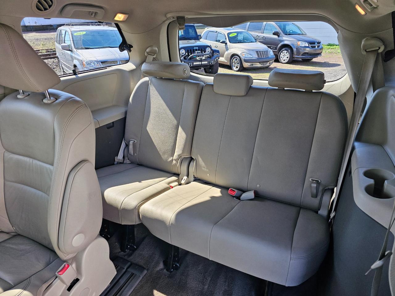 Toyota Sienna XLE FWD 8-Passenger V6 2016