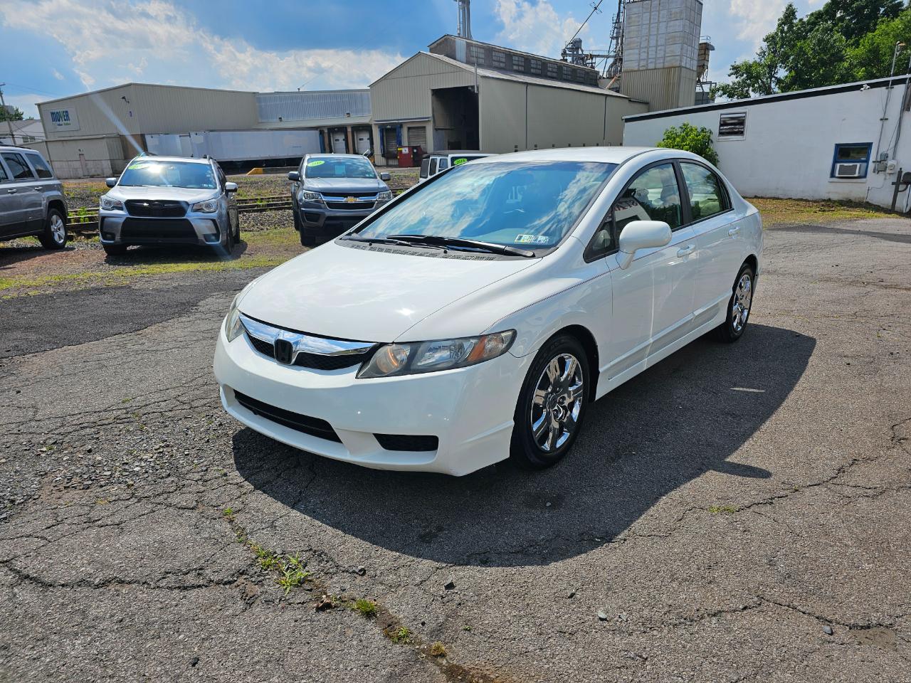Honda Civic LX Sedan 5-Speed AT 2011