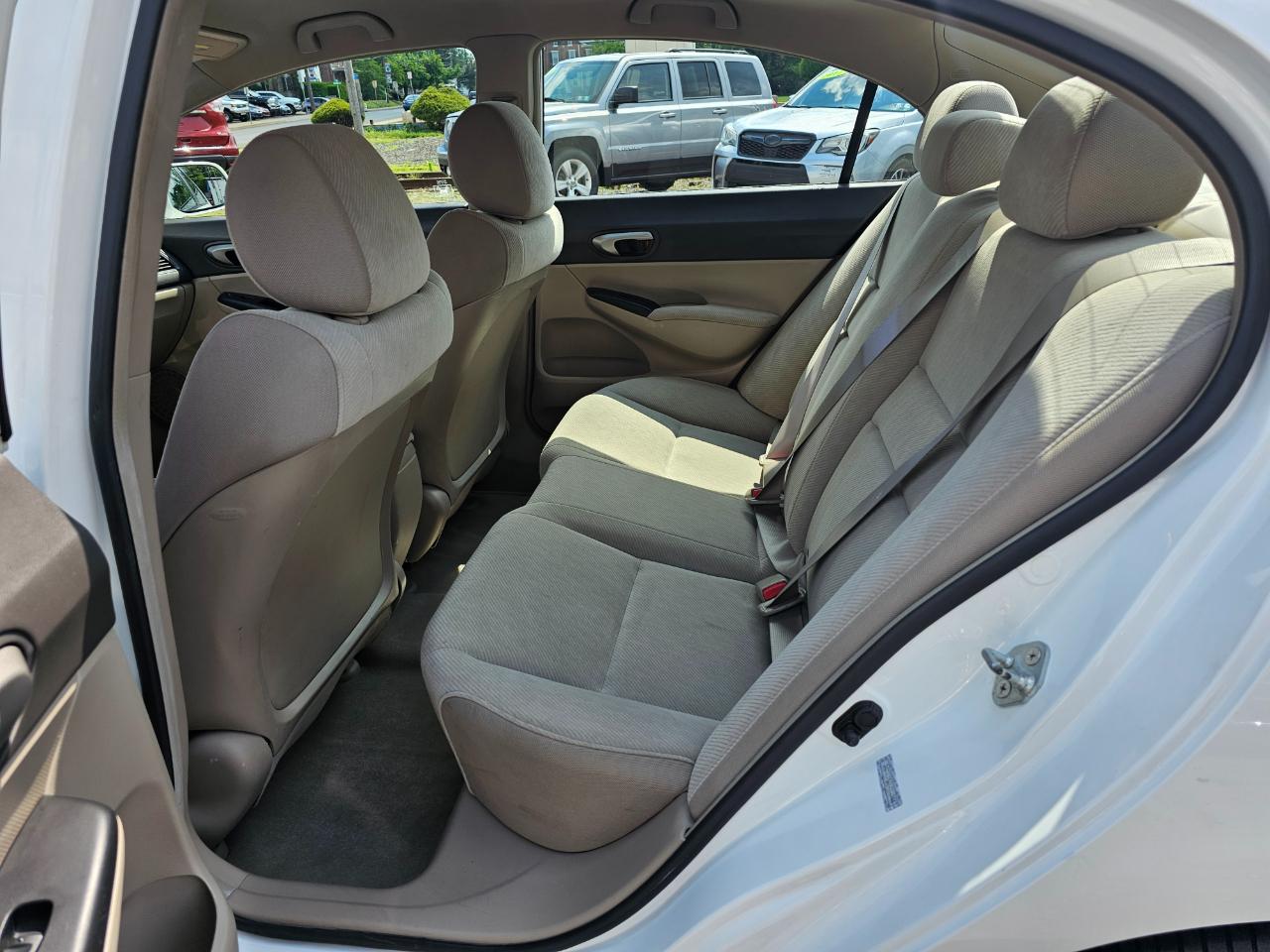 Honda Civic LX Sedan 5-Speed AT 2011