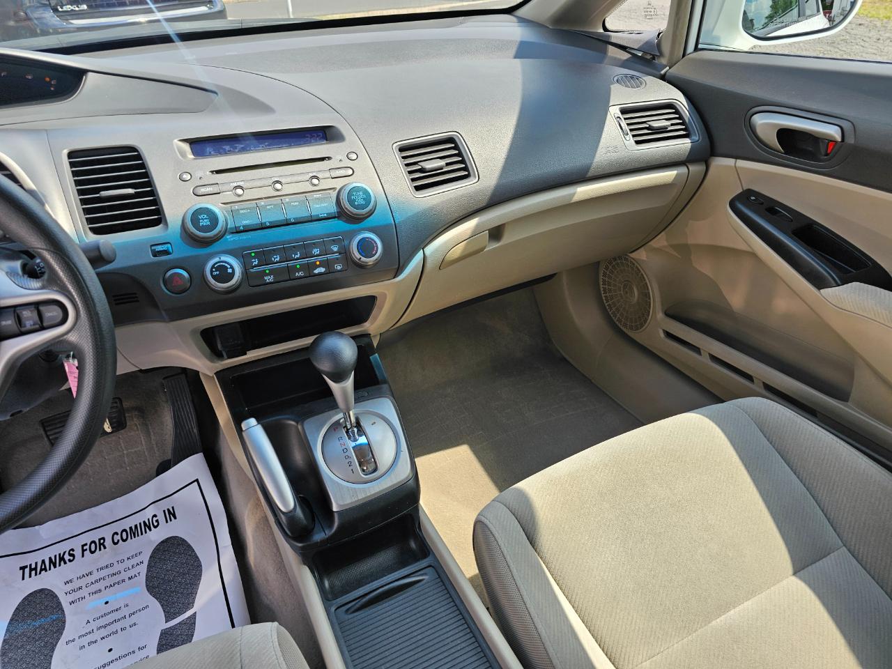 Honda Civic LX Sedan 5-Speed AT 2011