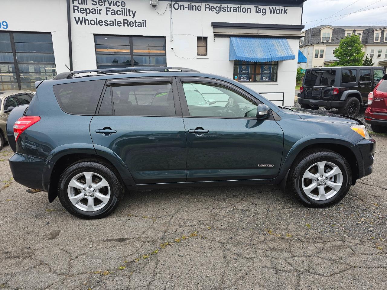Toyota RAV4 Limited V6 4WD 2011