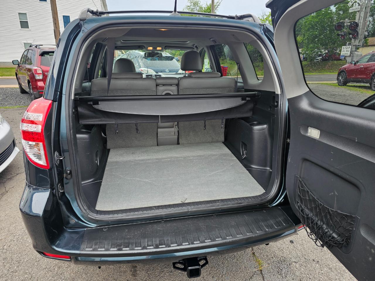 Toyota RAV4 Limited V6 4WD 2011