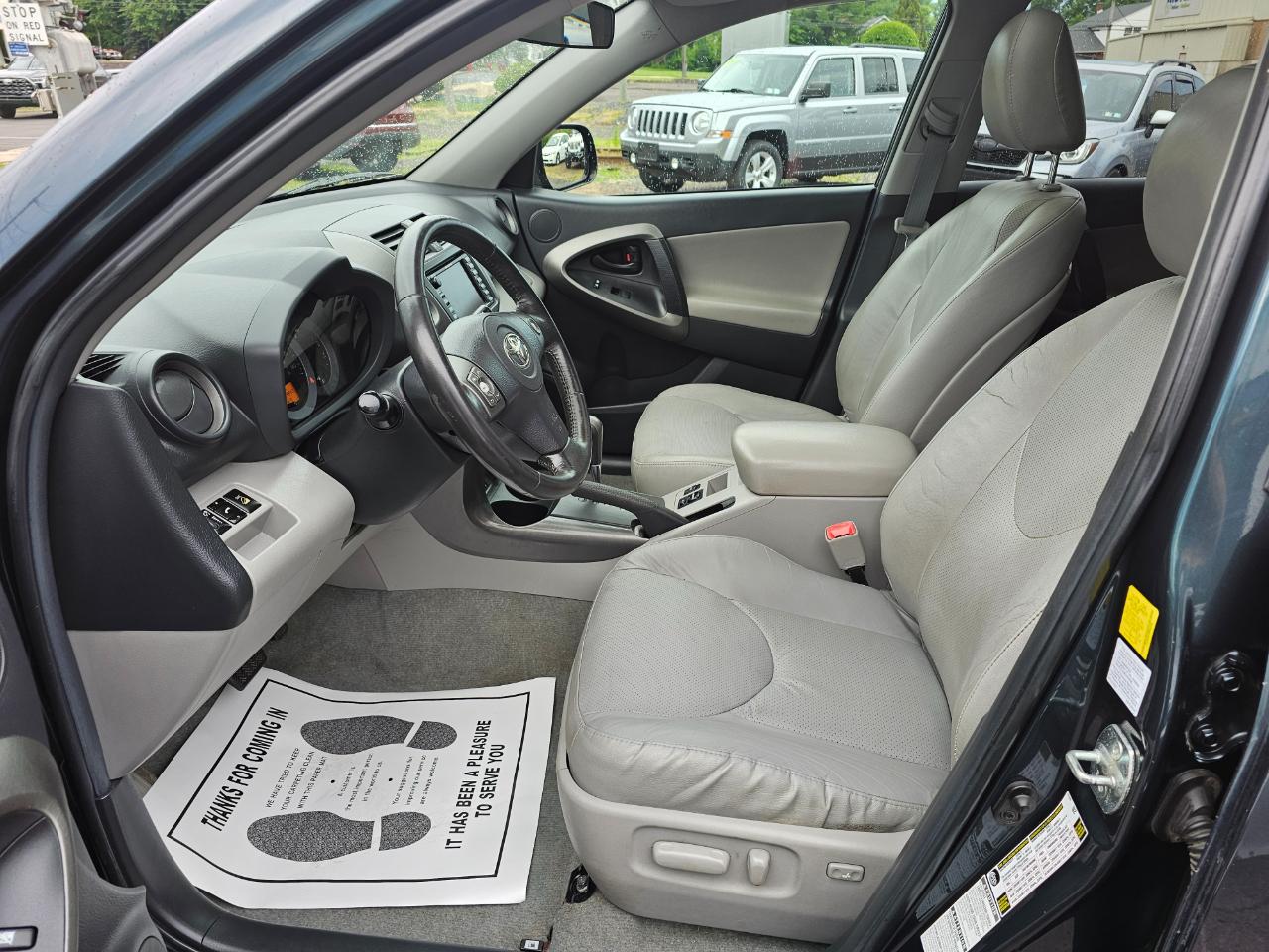 Toyota RAV4 Limited V6 4WD 2011