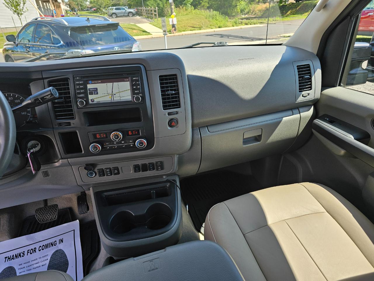 Nissan NV Passenger 3500 SL V8 2021