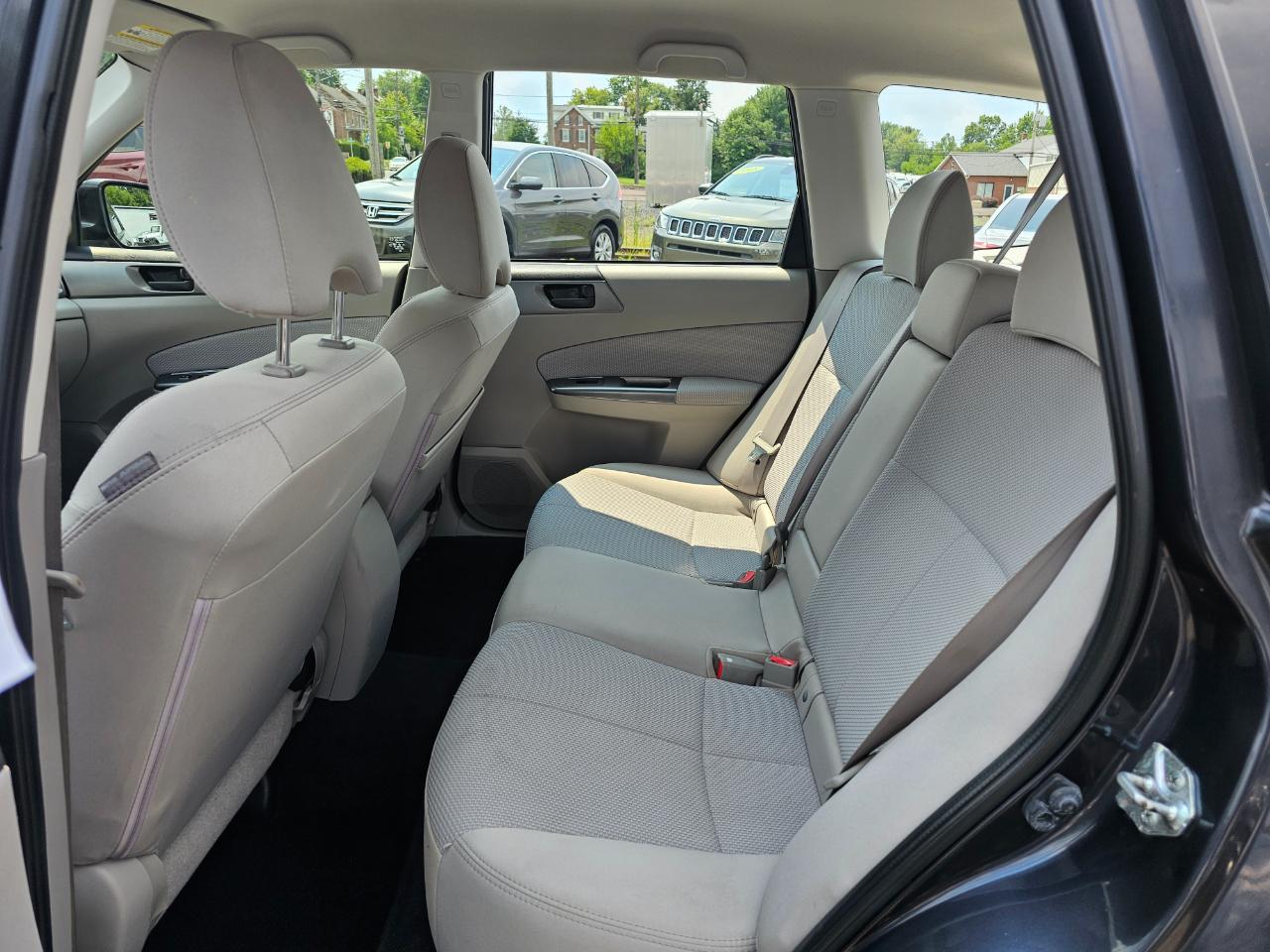 Subaru Forester 2.5X 2012