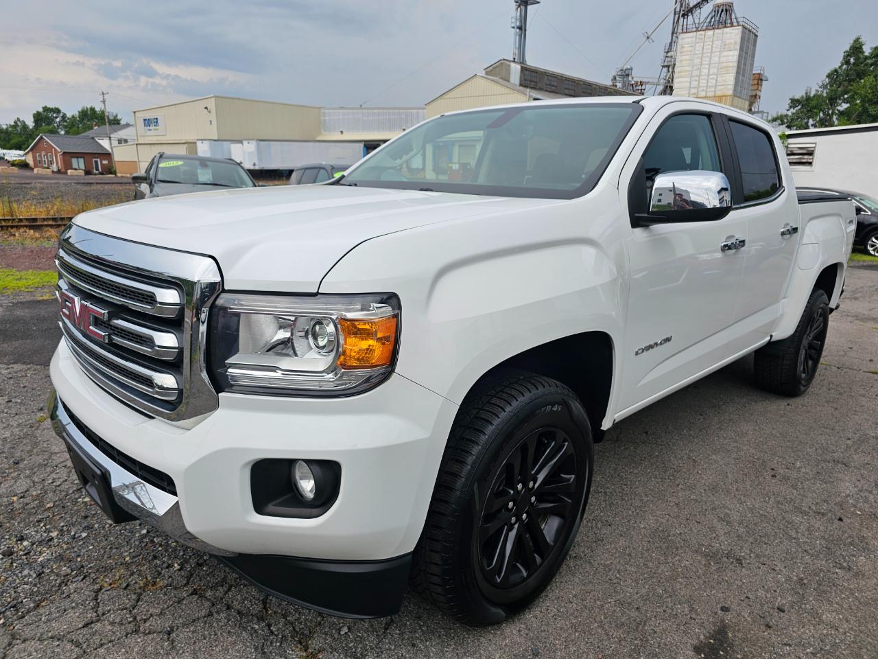 GMC Canyon SLT Crew Cab 4WD Short Box 2017