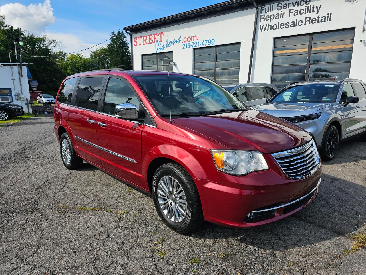 Chrysler Town & Country Touring-L 2014