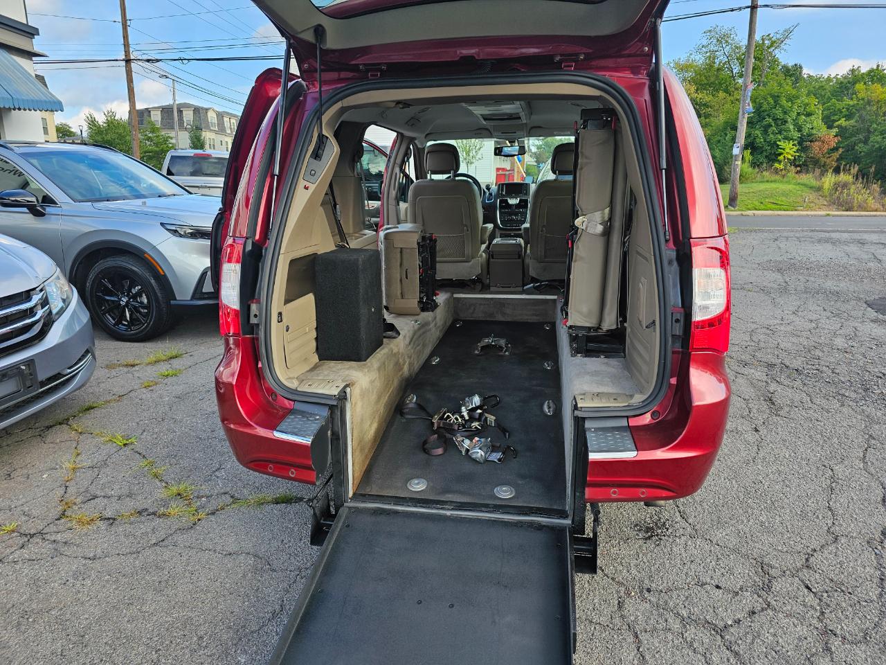 Chrysler Town & Country Touring-L 2014