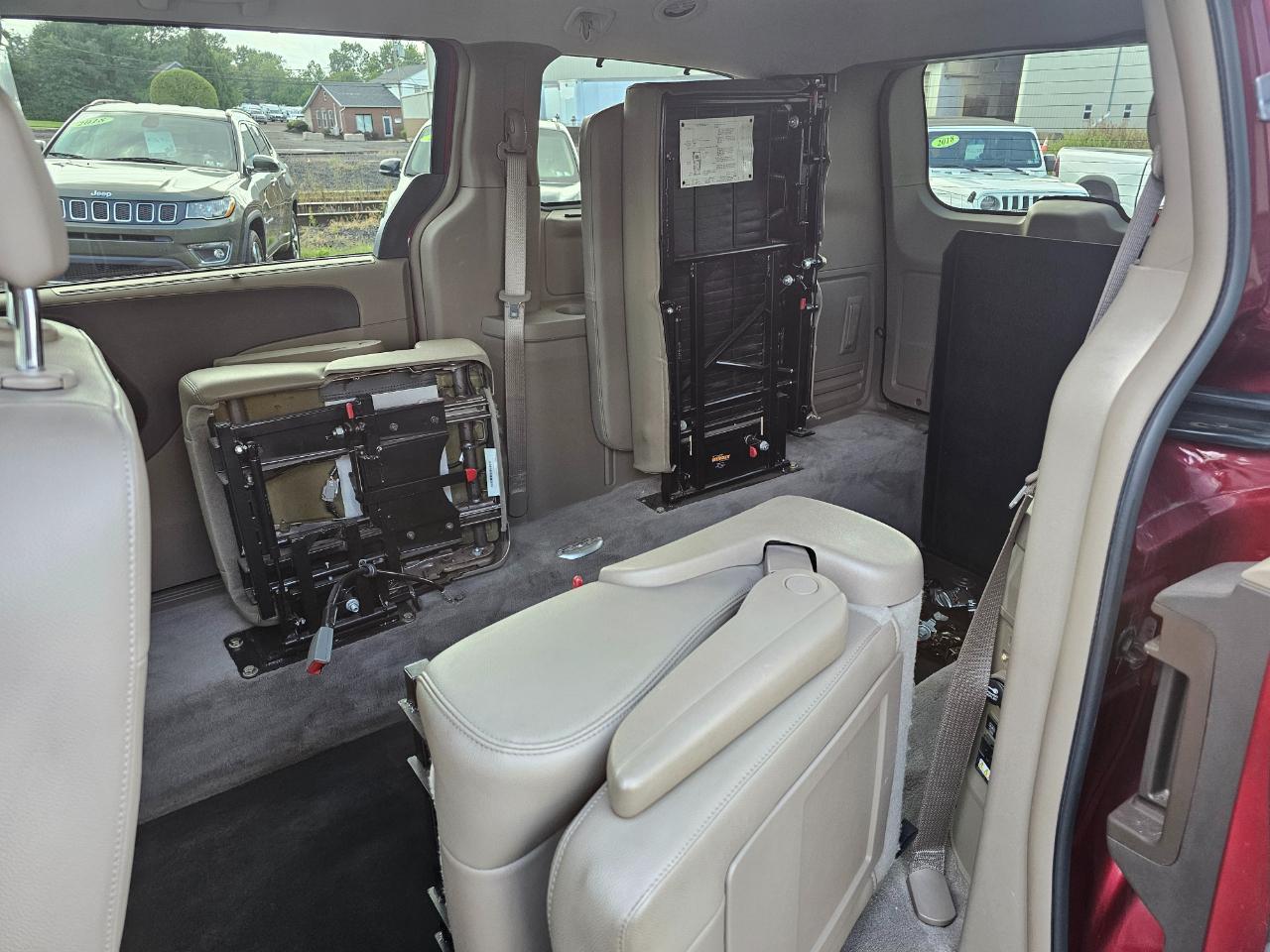 Chrysler Town & Country Touring-L 2014