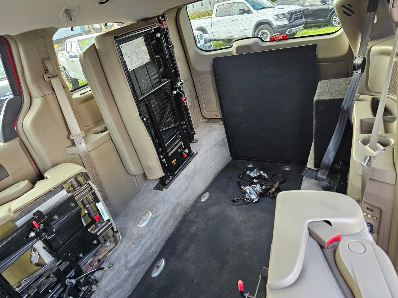 Chrysler Town & Country Touring-L 2014