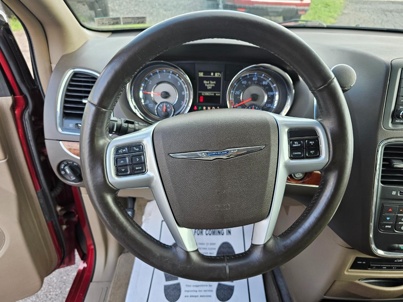 Chrysler Town & Country Touring-L 2014
