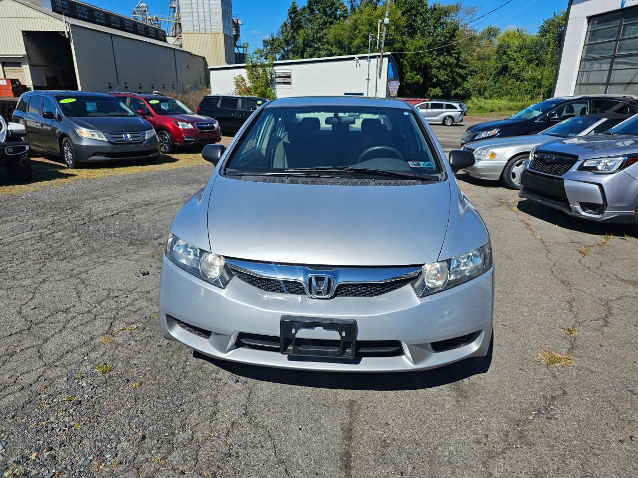 Honda Civic DX-VP Sedan 5-Speed AT 2010