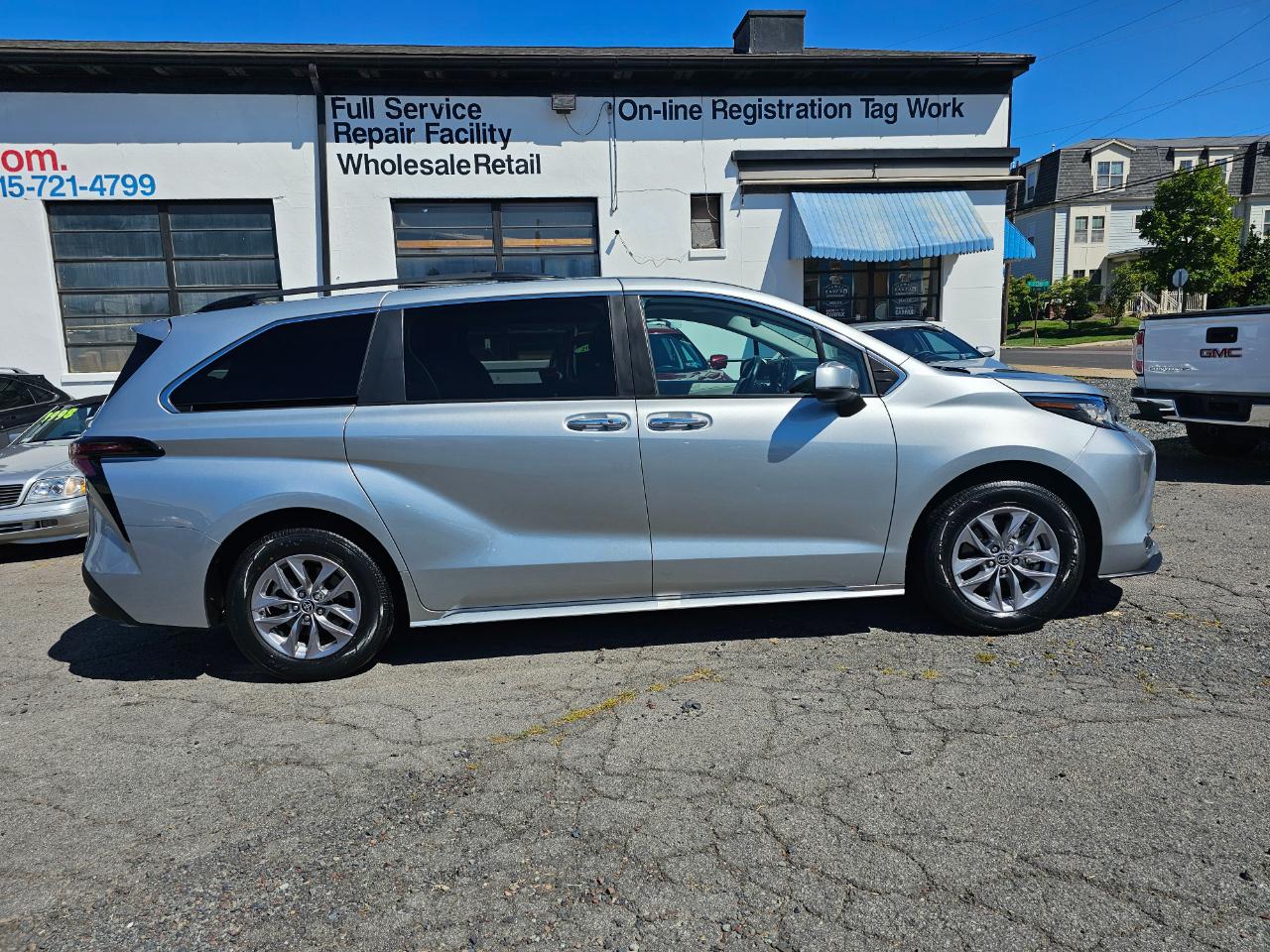 Toyota Sienna XLE 7-Passenger 2023