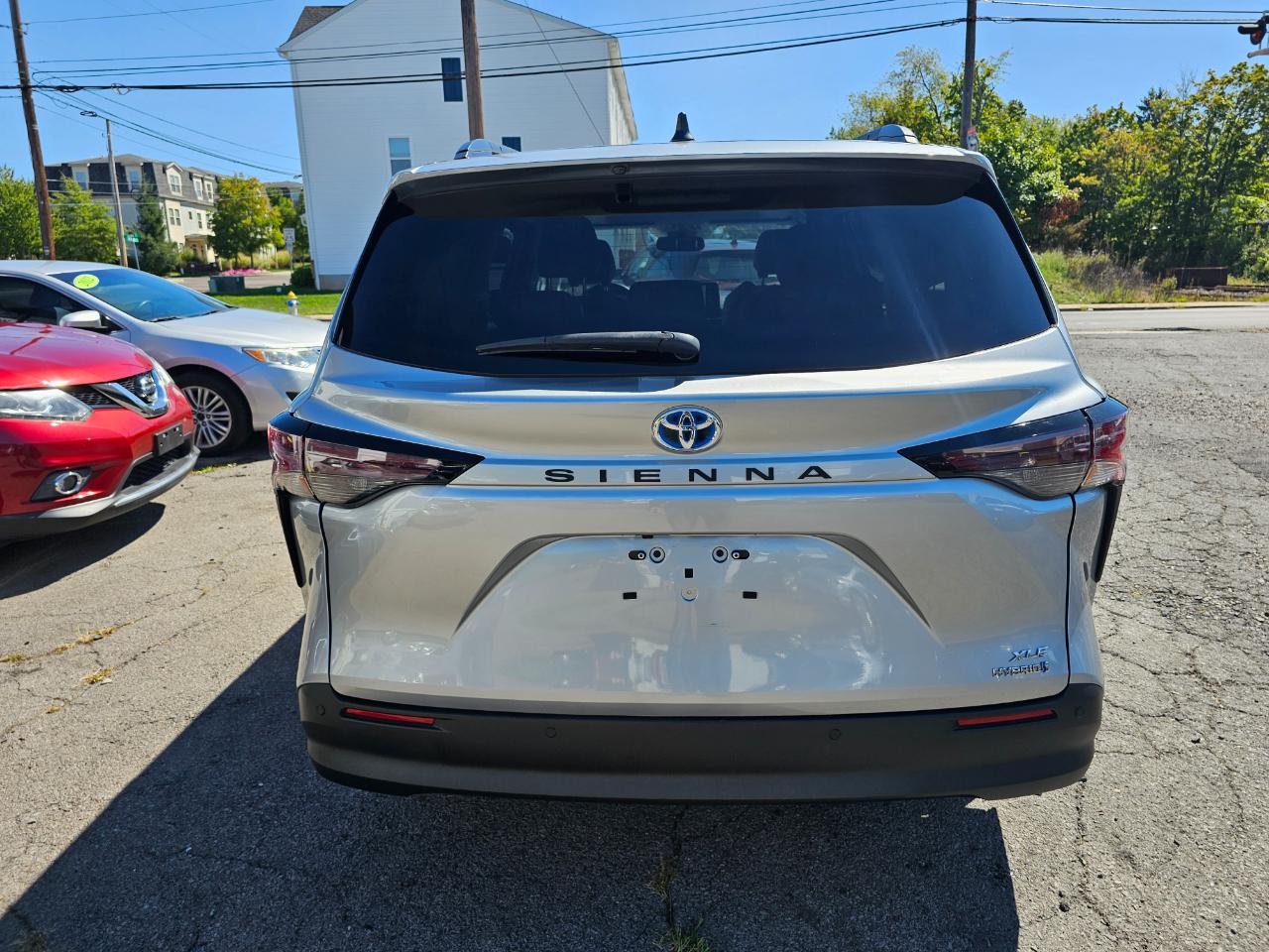 Toyota Sienna XLE 7-Passenger 2023