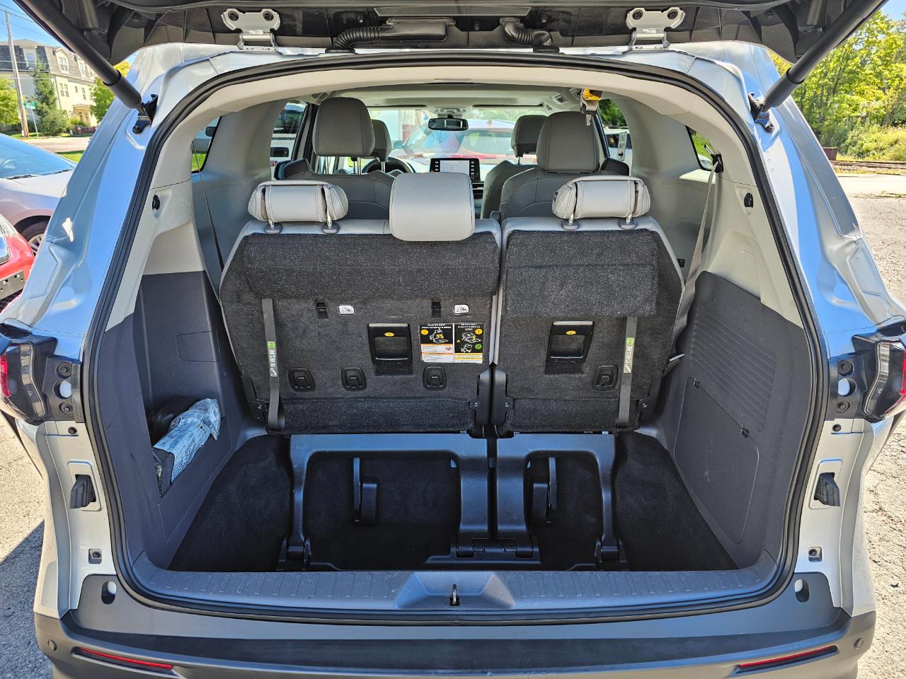 Toyota Sienna XLE 7-Passenger 2023