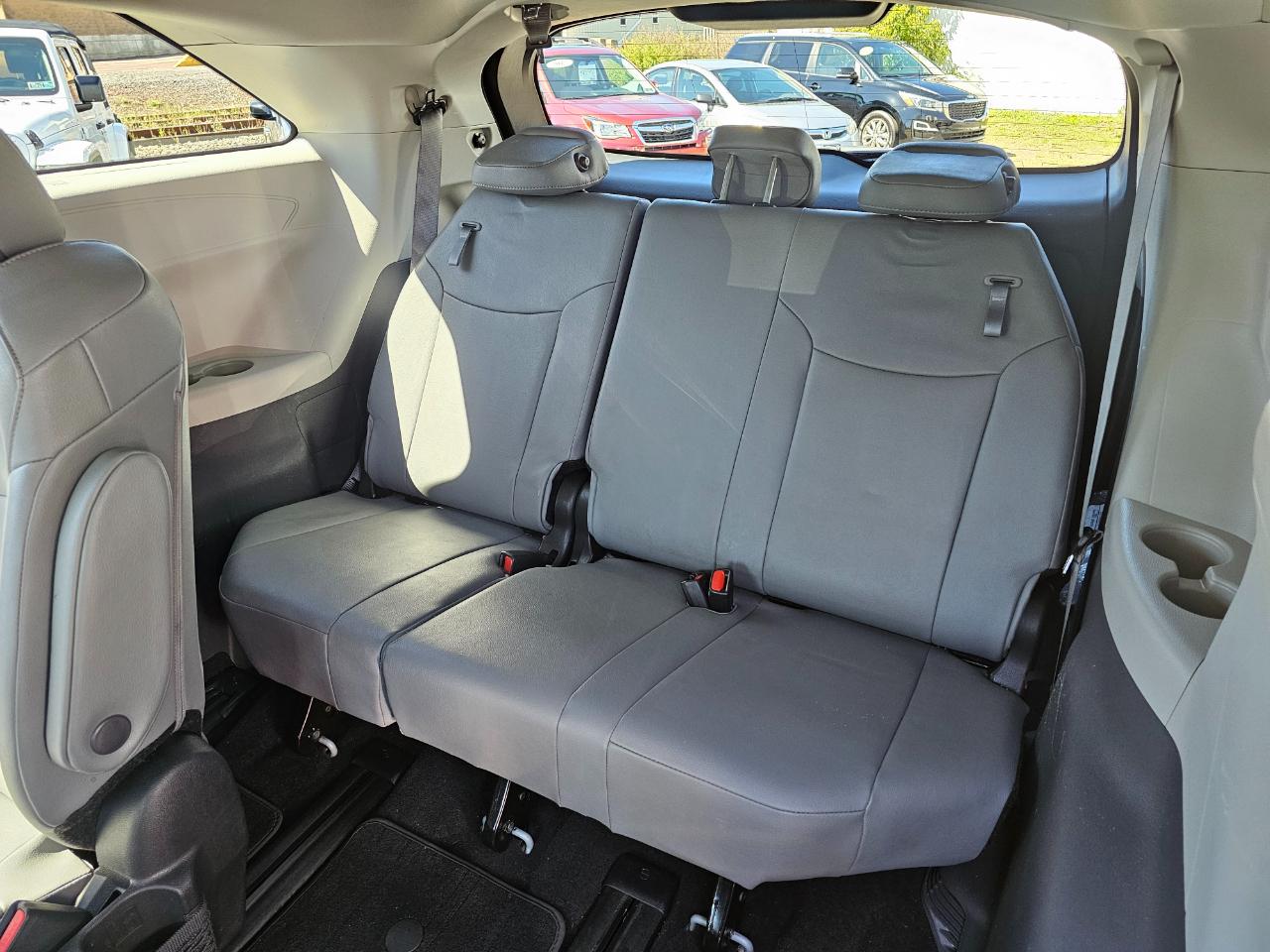 Toyota Sienna XLE 7-Passenger 2023