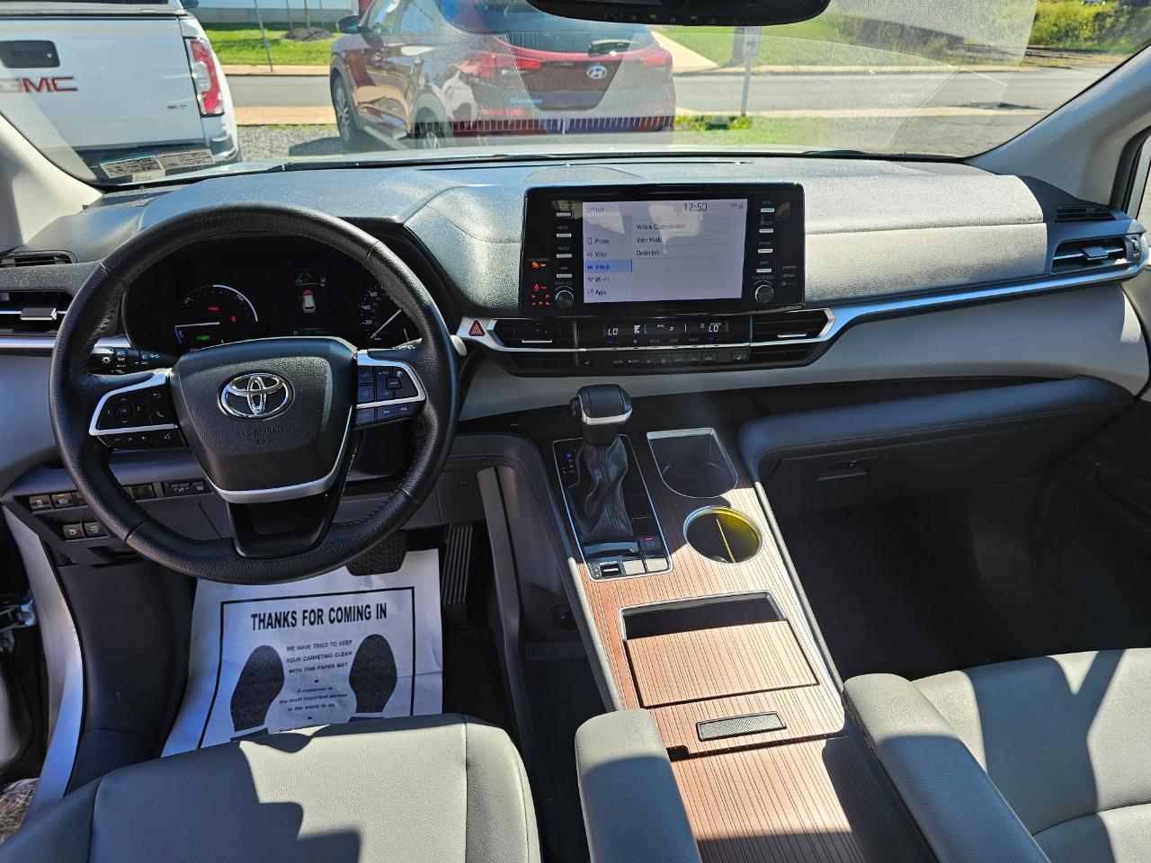 Toyota Sienna XLE 7-Passenger 2023