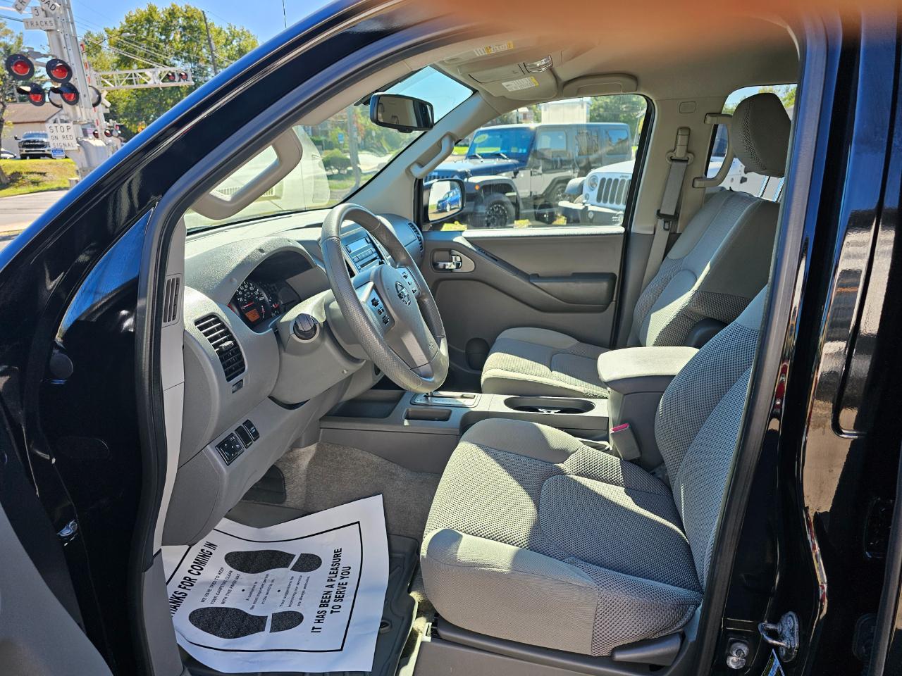 Nissan Frontier SL Crew Cab 4WD 2012
