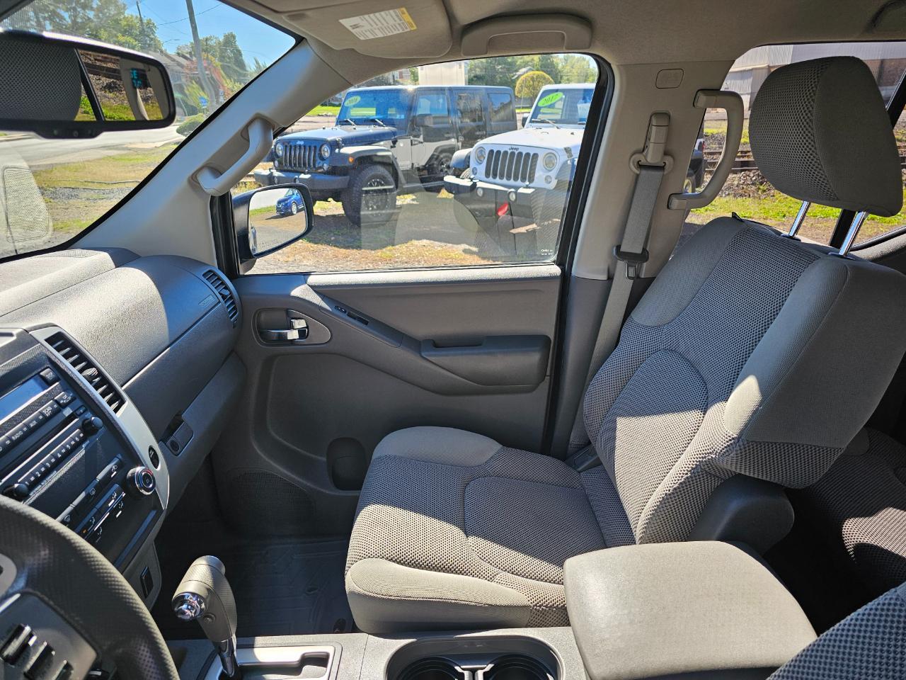 Nissan Frontier SL Crew Cab 4WD 2012